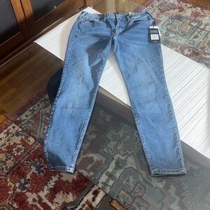 True Religion Jennie Crystal Jeans 👖 skinny jeans, NEW!  Blue Sz:29/28